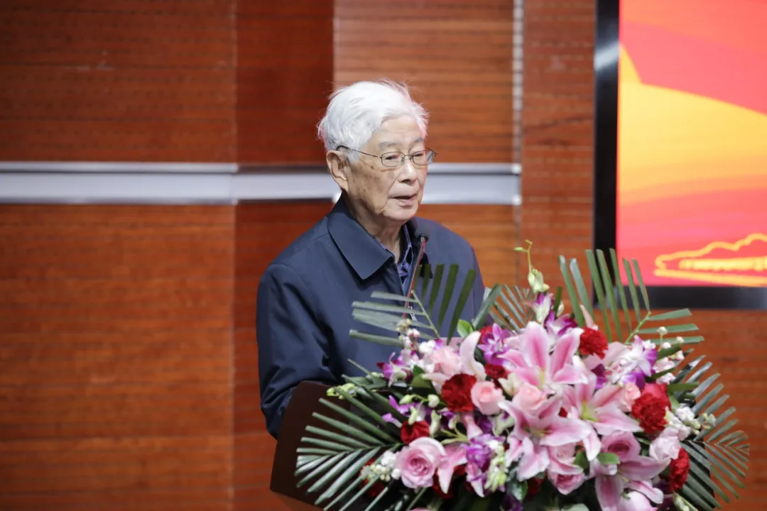 0991直播
资深教授 顾明远先生.jpg