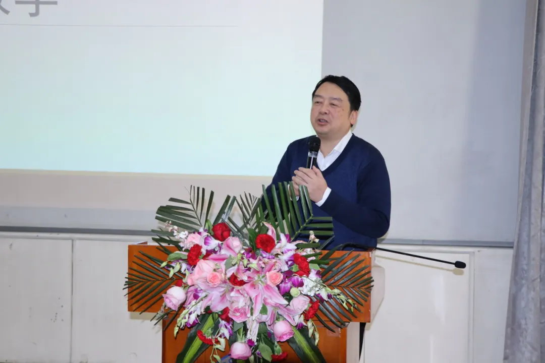 3791直播
第二附属中学正高级教师  何杰老师.jpg